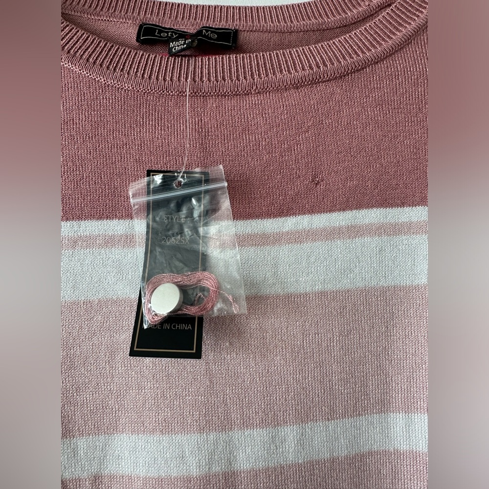 Lety & Me Size Medium Light Weight Sweater - Picture 2 of 8